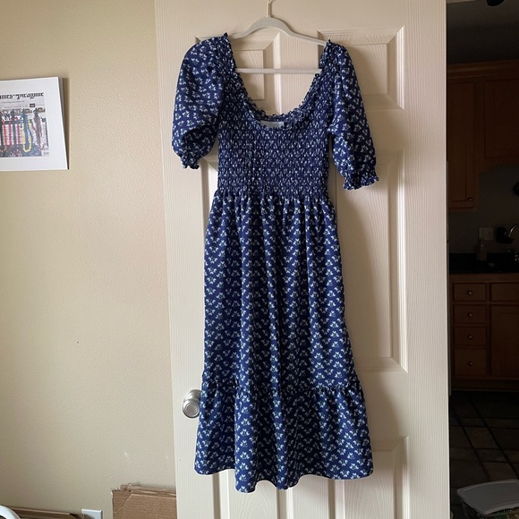 Hill House Dresses & Skirts - Hill House Louisa The Nap Dress Blue Posy Navy Crepe Floral Midi Dress
